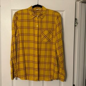 Gap. Soft flannel feel. No damage.